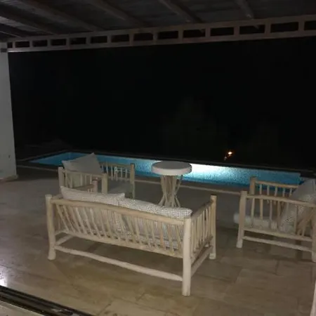 Olive Villa 别墅 马尔马里斯
